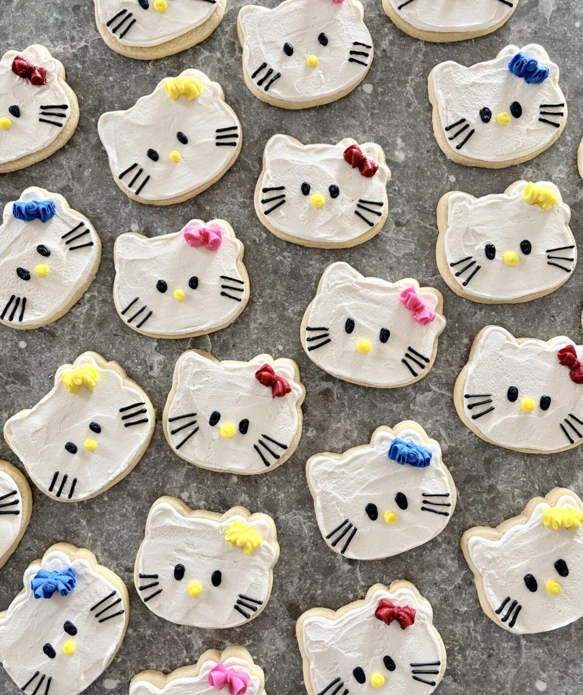 Hello Kitty/buttercream