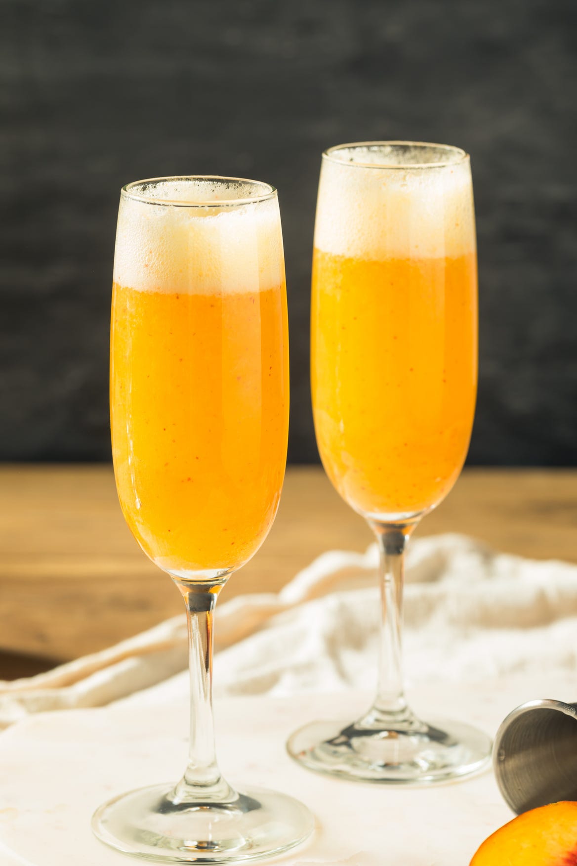 refreshing summer drinks apricot fizz