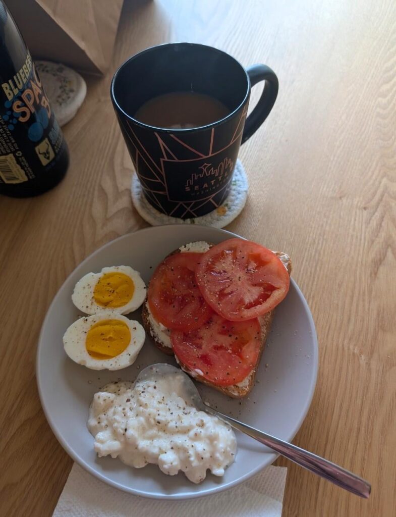 Exactly 1200 day with some relatively lazy meals! Don't judge my horribly peeled eggs.