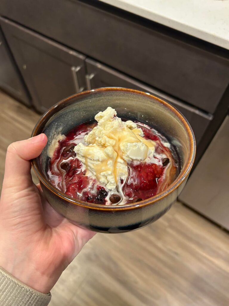 350 pancake bowl/dessert 🥞🍨🫐