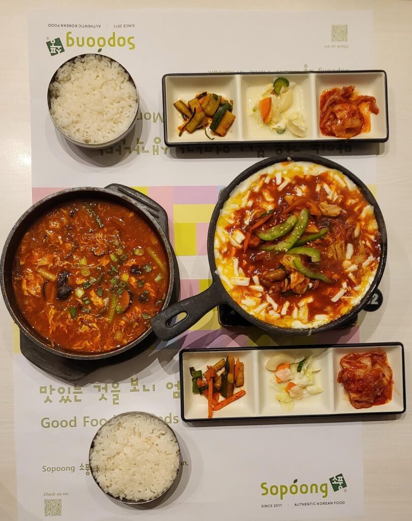 I had Kimchi Jjigae and Dakgalbi for breakfast today at Sopoong (meaning Picnic) in Kuala Lumpur, Malaysia 🇲🇾