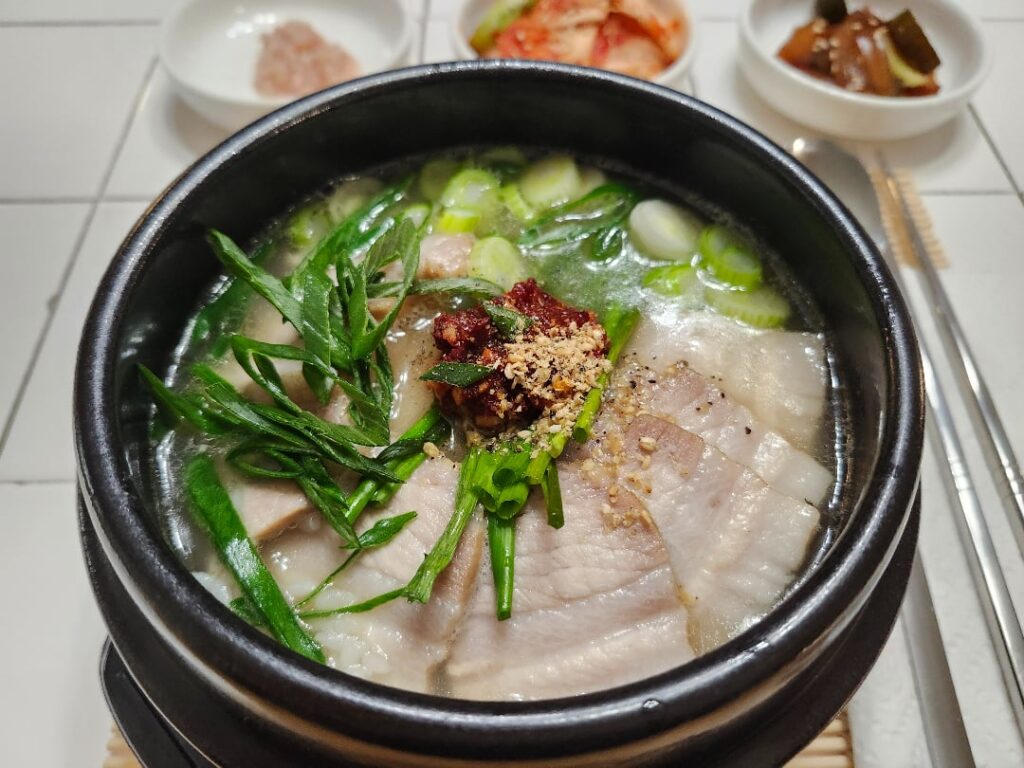 돼지국밥 Pork soup with rice