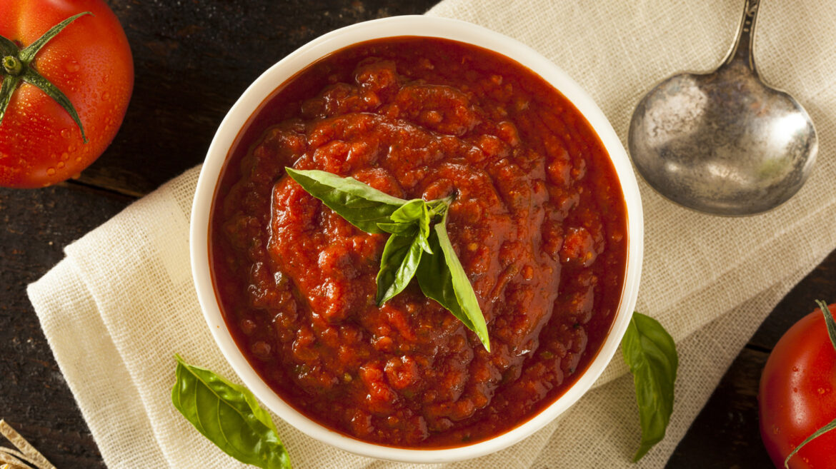 Why Marinara Must Be Cooked Differently From Other Pasta Sauces, According To A Chef
