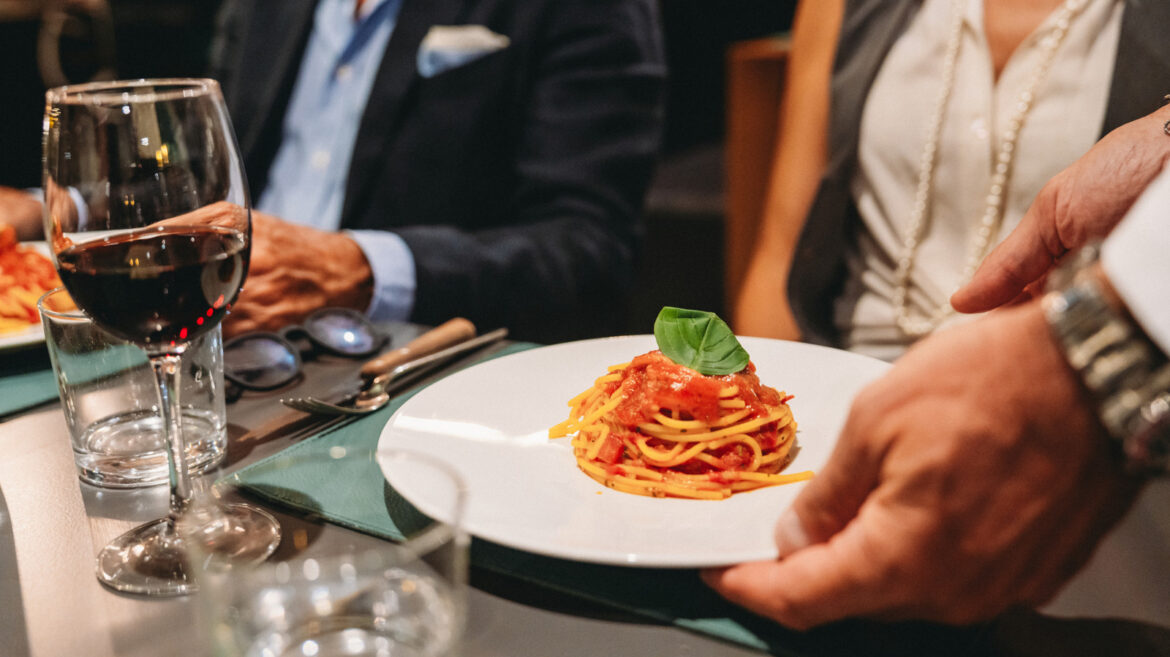 Why Italian Chain Restaurants In The US Don't Provide Truly Authentic Tastes Of Italy
