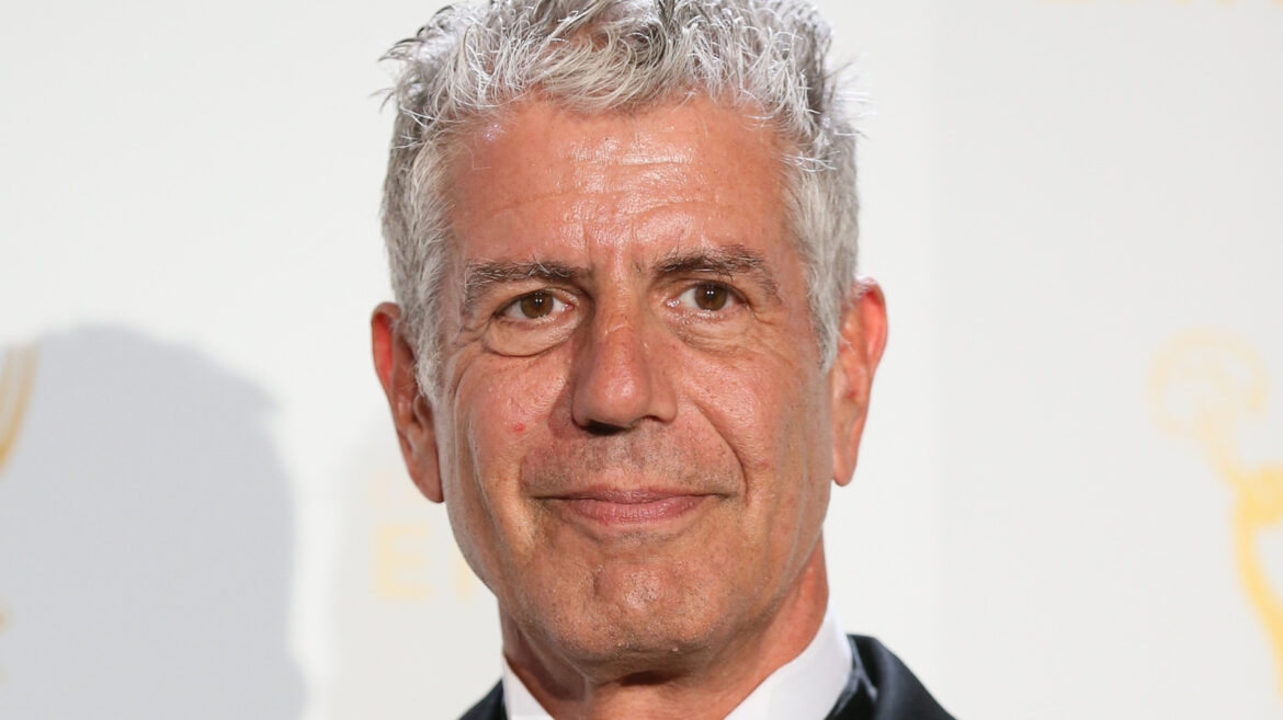 The Only Chicago Deep Dish Pizza Anthony Bourdain (Grudgingly) Liked