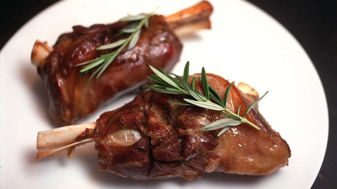 Aldi’s Bringing Back Lamb Shanks And The Price Is An Absolute Steal Aldi's Bringing Back Lamb Shanks And The Price Is An Absolute Steal
