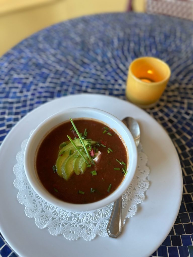 Le Provenḉal Bistro 