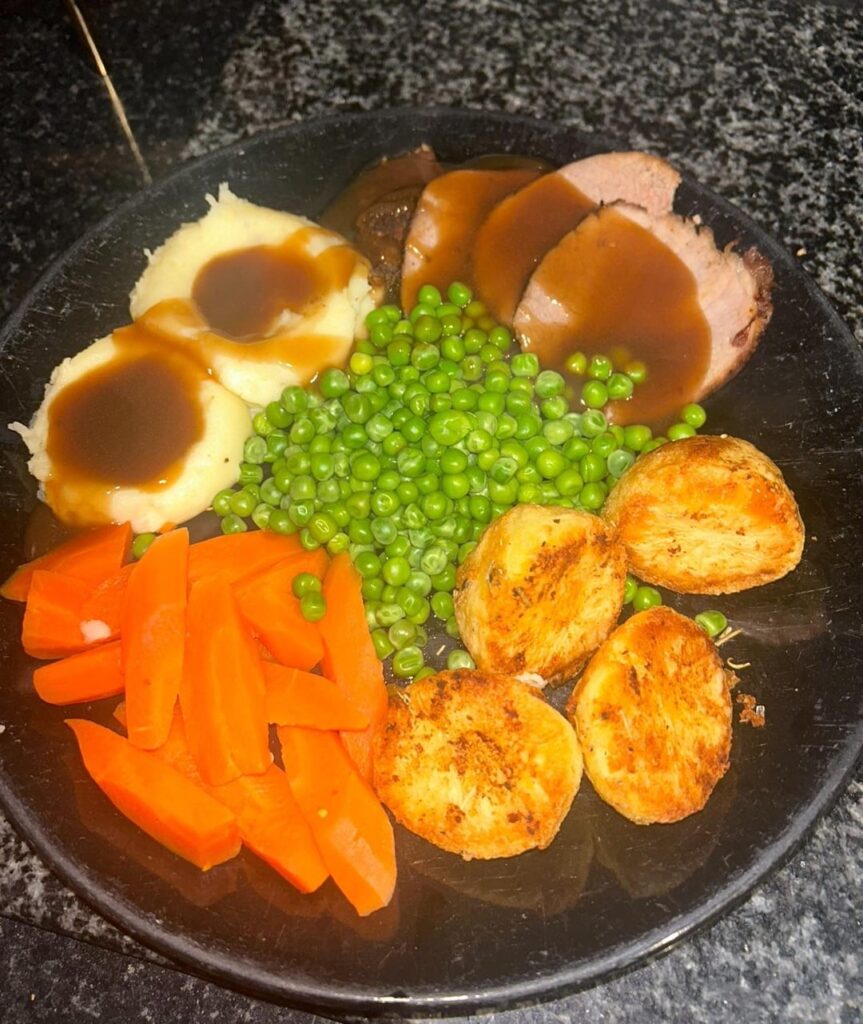 Roast dinner 557 cal.