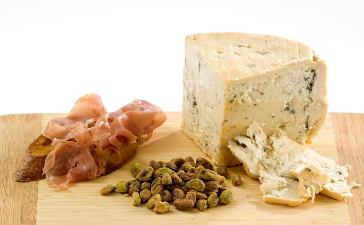 Day 1970 of posting images of cheese until I run out of cheese types: Billy Blue