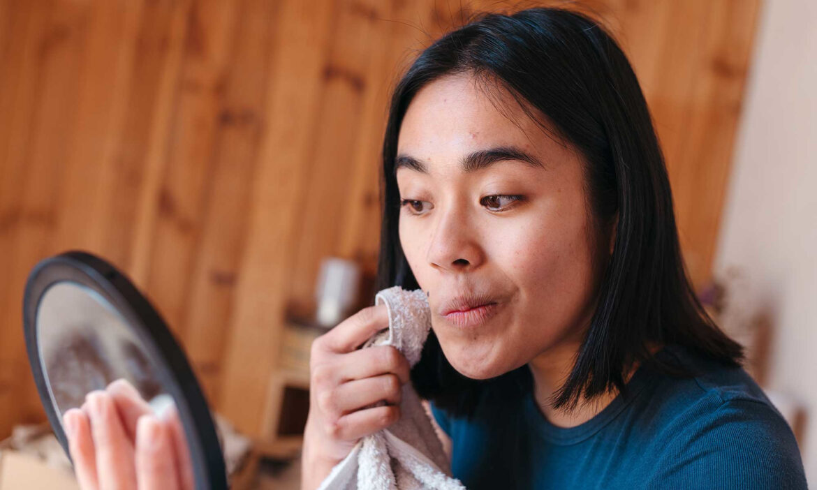 Research Links Omega-3 Fatty Acid Deficit & Acne Research Links Omega-3 Fatty Acid Deficit & Acne