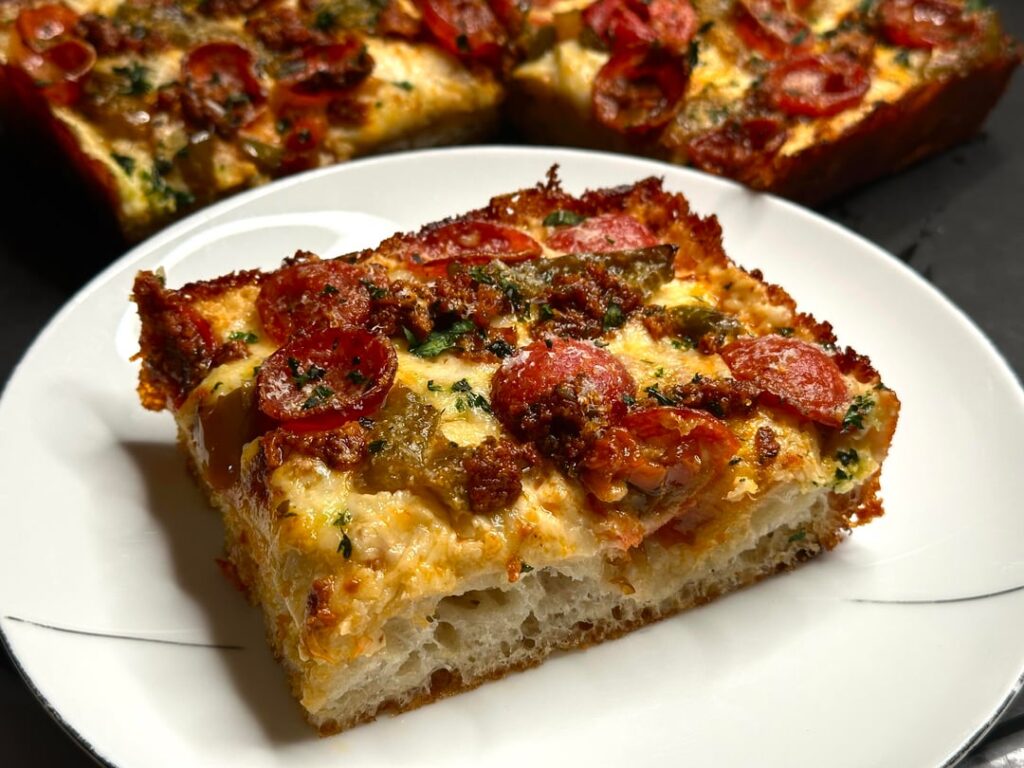 [Homemade] pepperoni, peppers, and pizza Detroit pizza