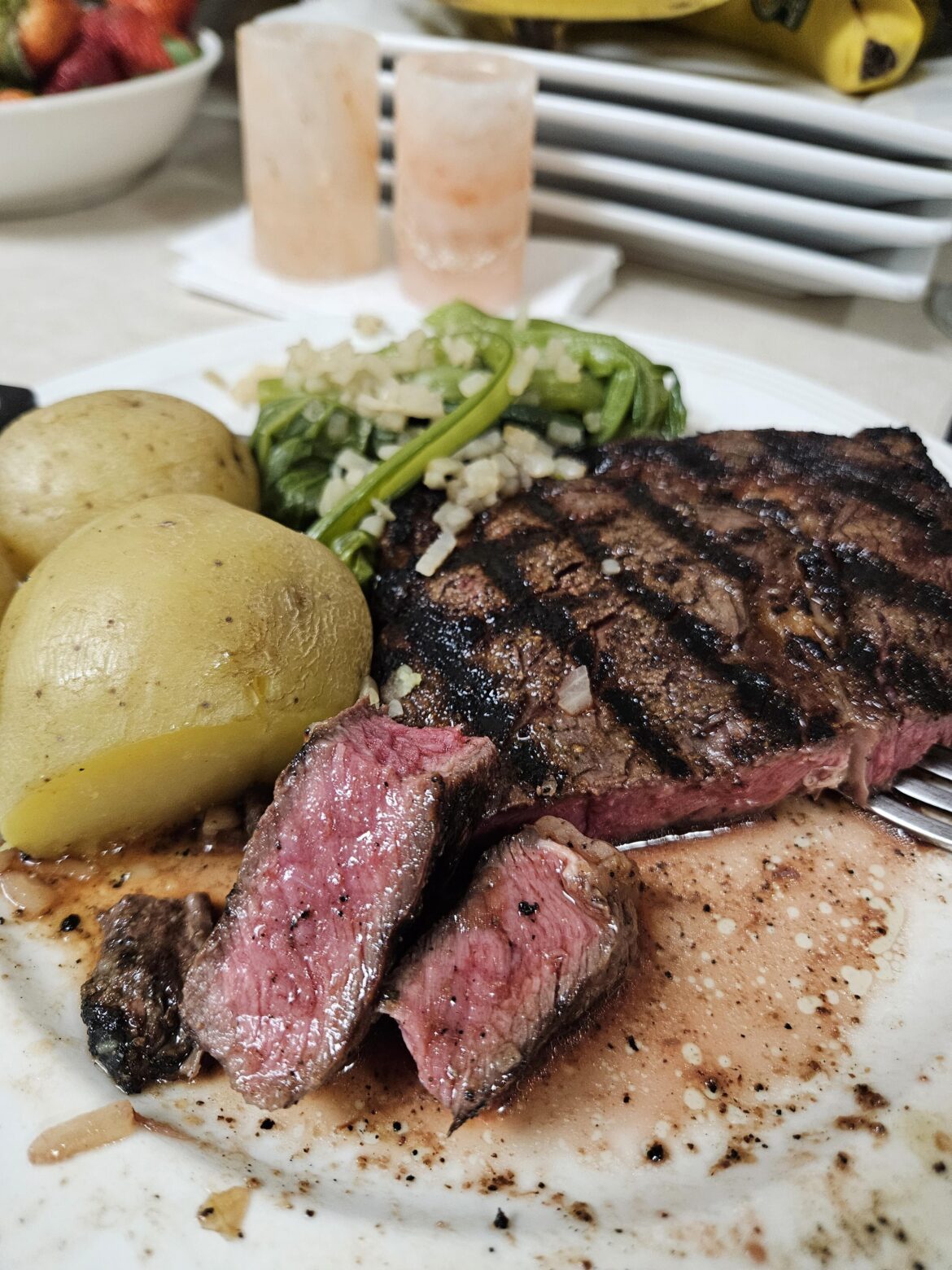 I know this this sub is way more biased to the kettles, but man I f**kin love my Genesis