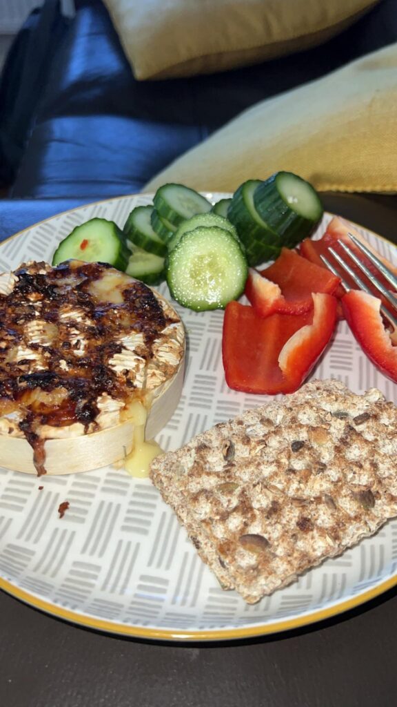 You can just eat a Camembert for dinner 661 cals