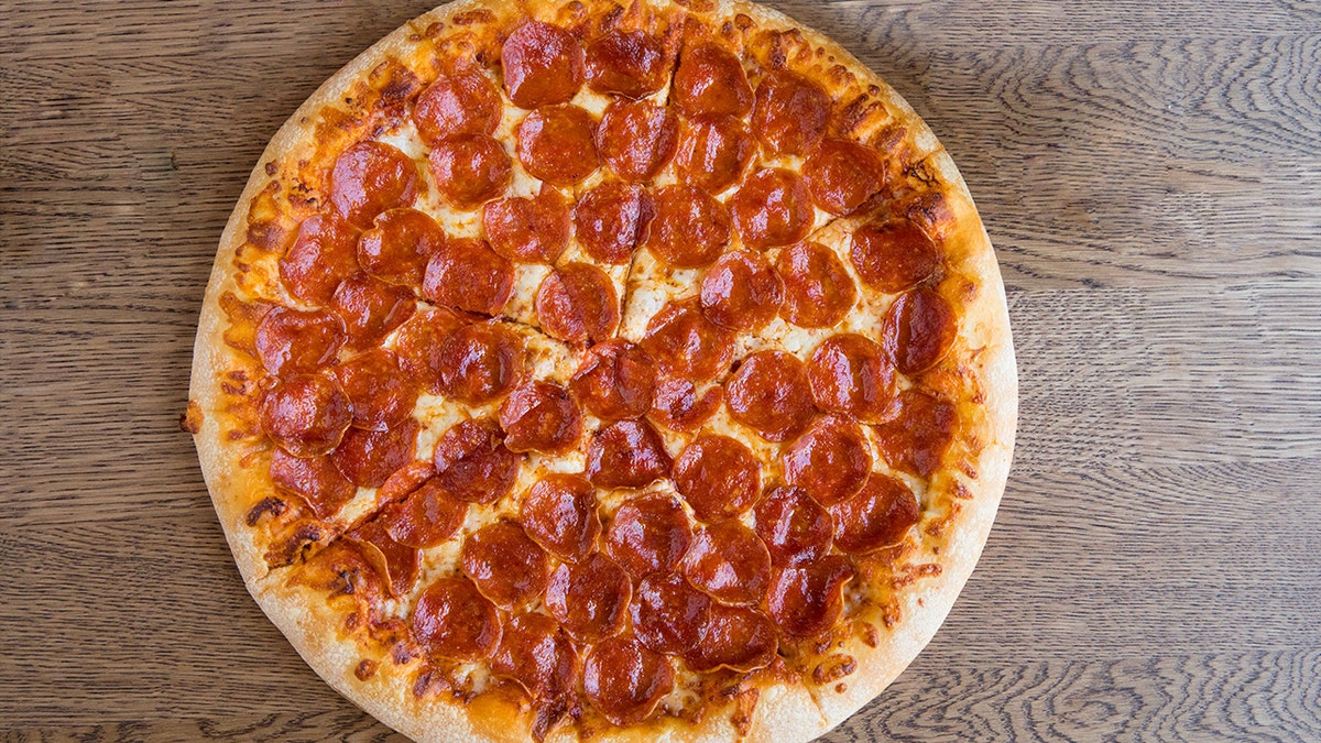 Pizza Hut pepperoni pizza