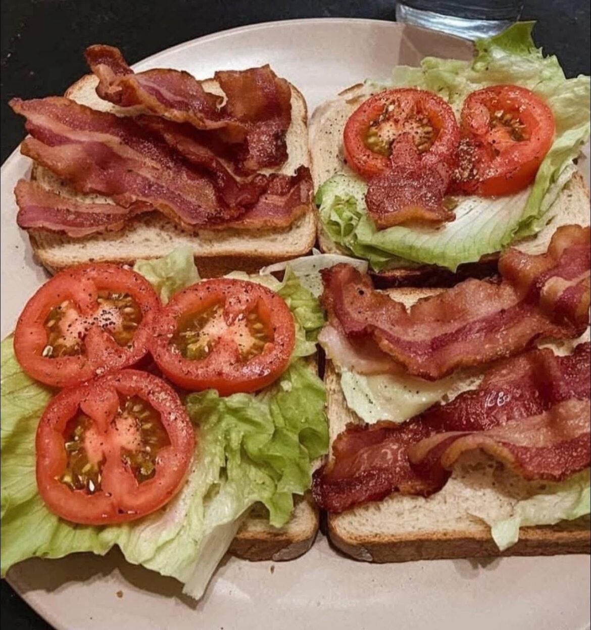 WOULD YOU EAT THIS TREMENDOUS BLT SANDWICH 🥓🍅