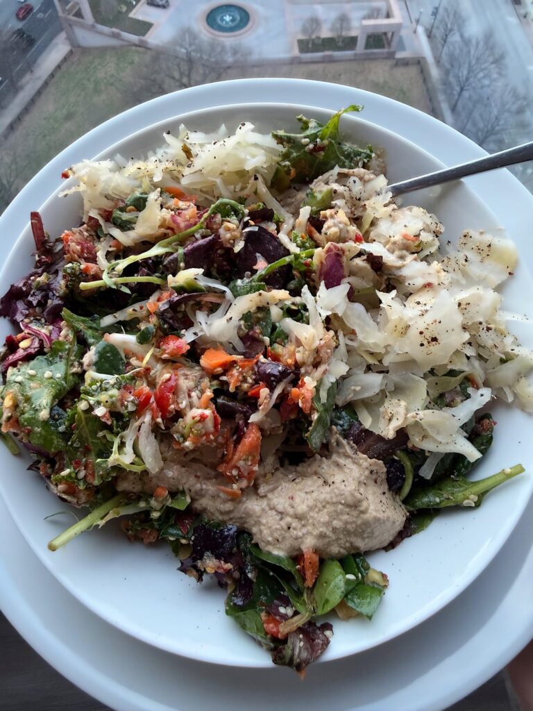 100% Raw Vegan Spicy Salad