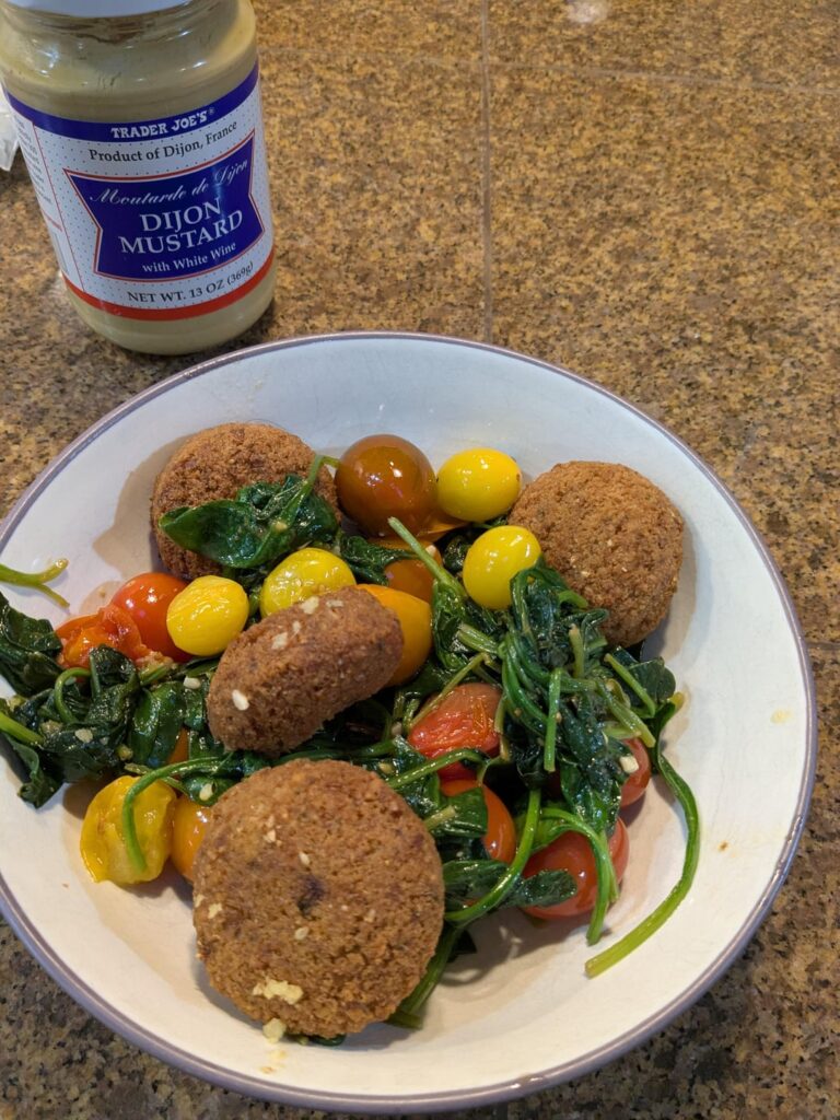 Easy and quick falafel power bowl with braised spinach and cherry 🍅