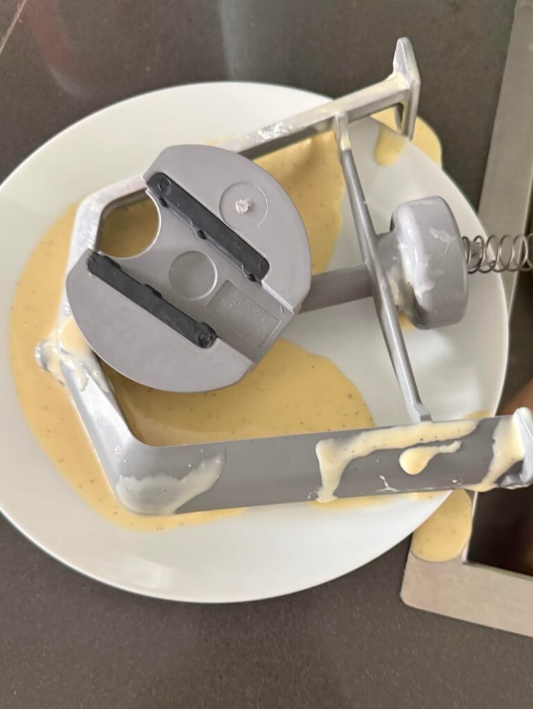 London ice creamers - anyone have a kitchenaid attachment I could borrow?