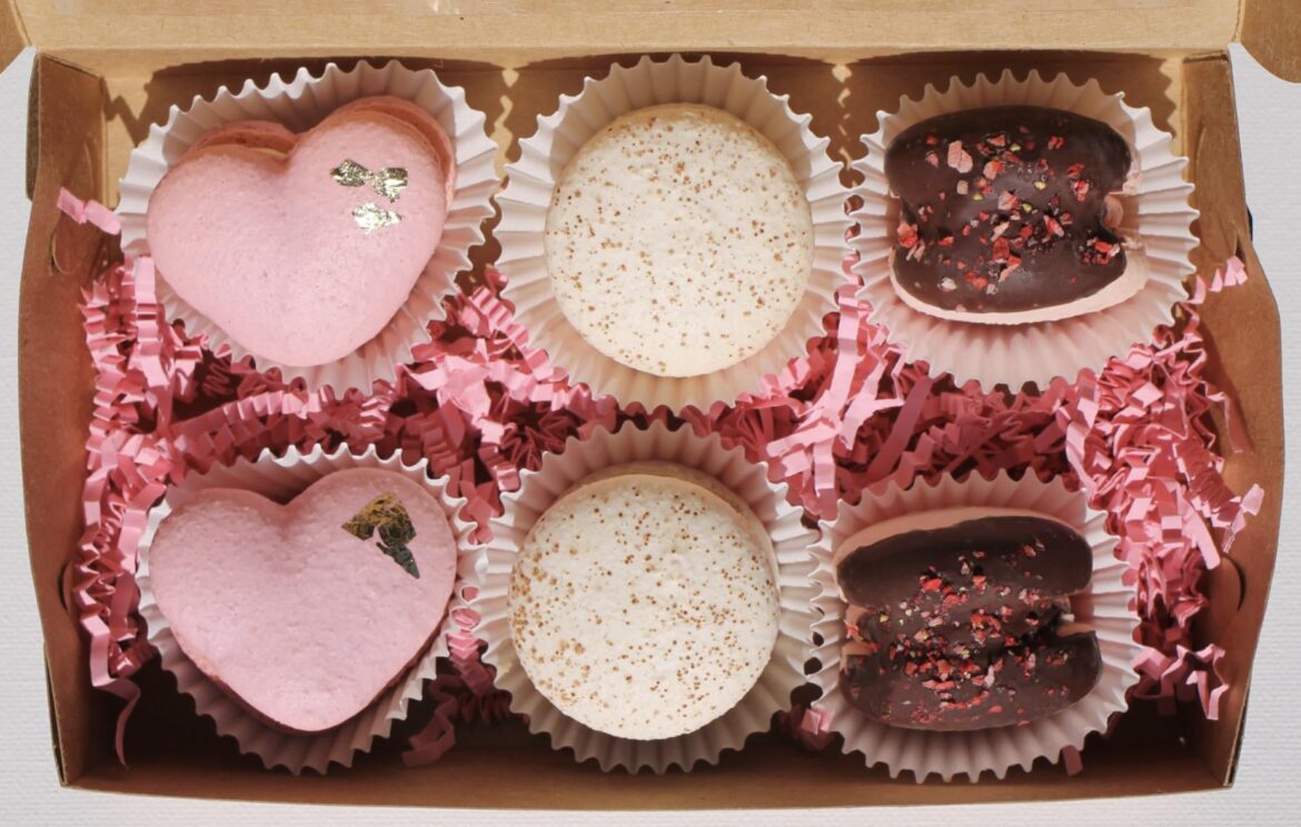 Valentine’s Day macaron bundle!