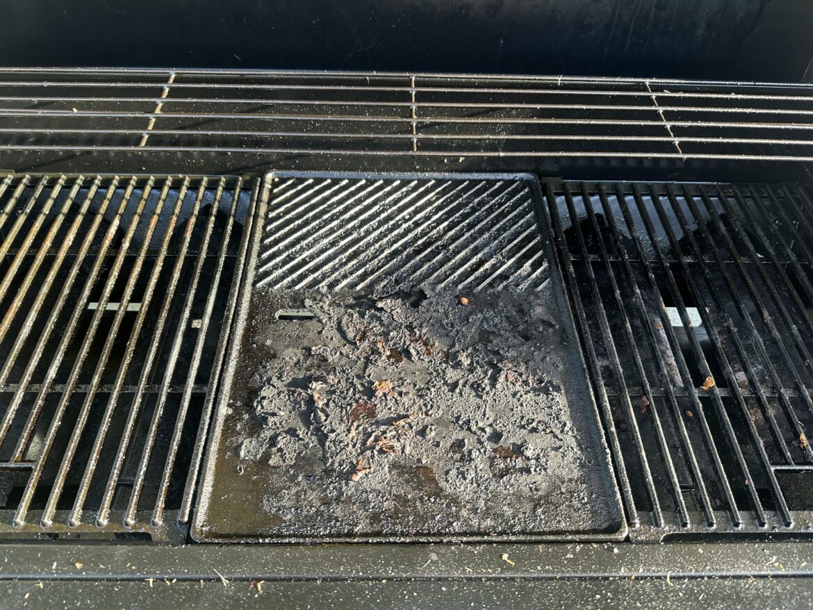 Cousin used my new bbq while housesitting for me. What’s the best way to clean this?