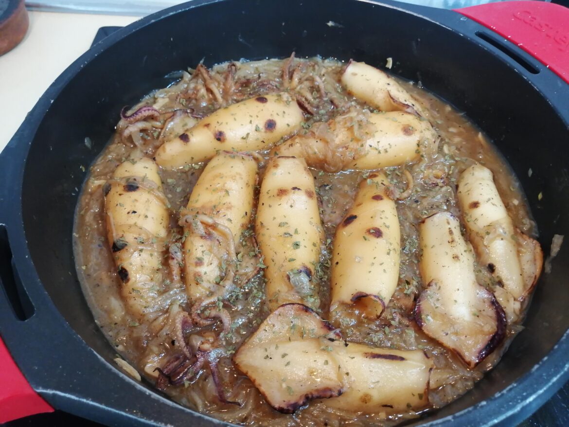 Squid with onions.