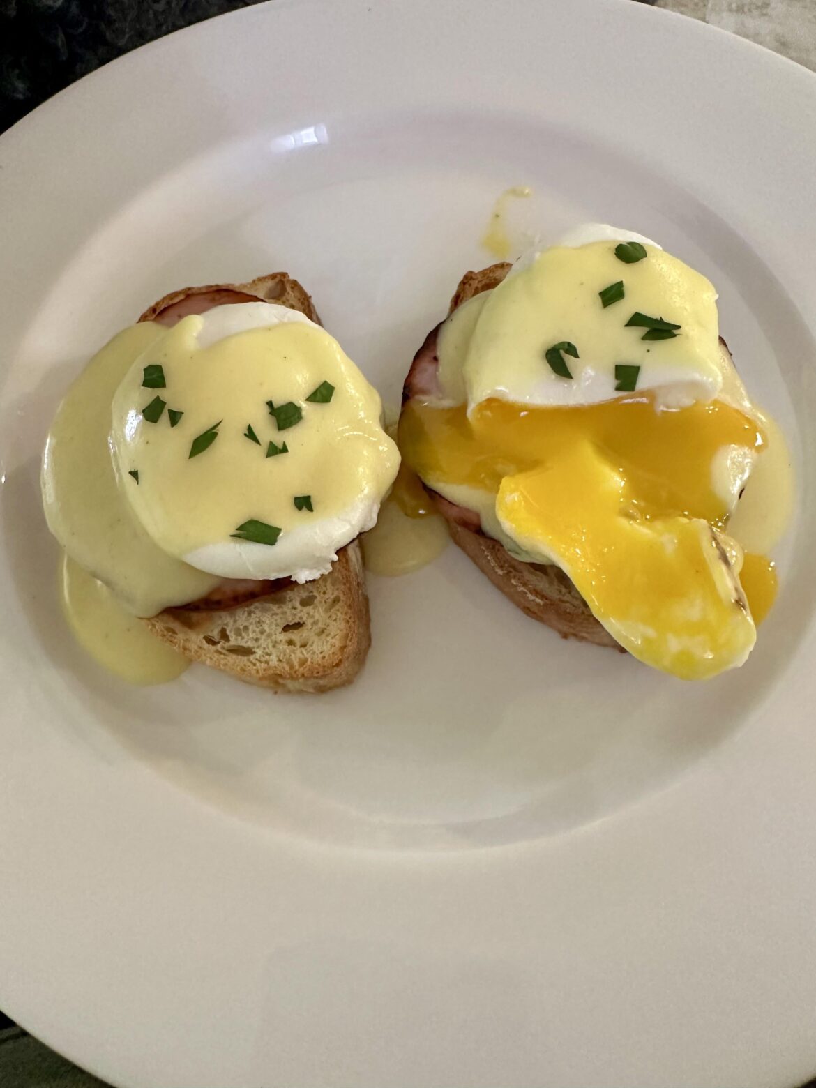 Poached Eggs on Asiago Toast with Ham