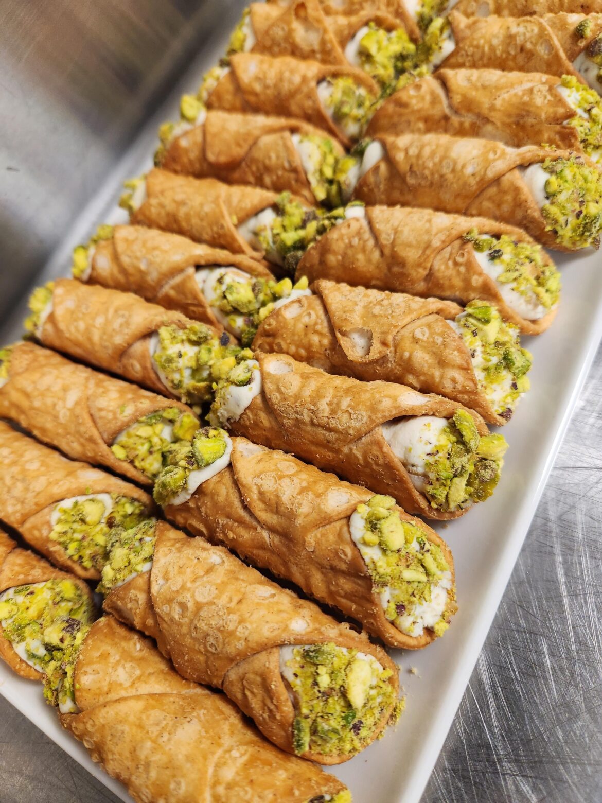 pistachio cannolis [pro/chef]