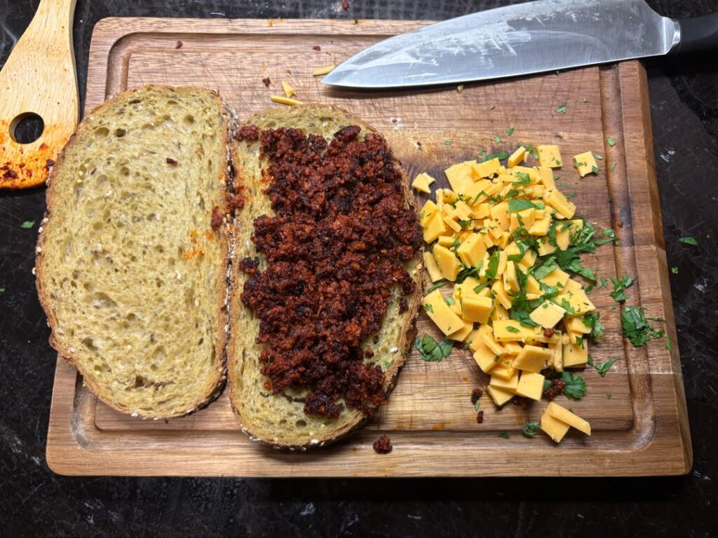 Late night chorizo grilled cheese w/ Sriracha Mayo