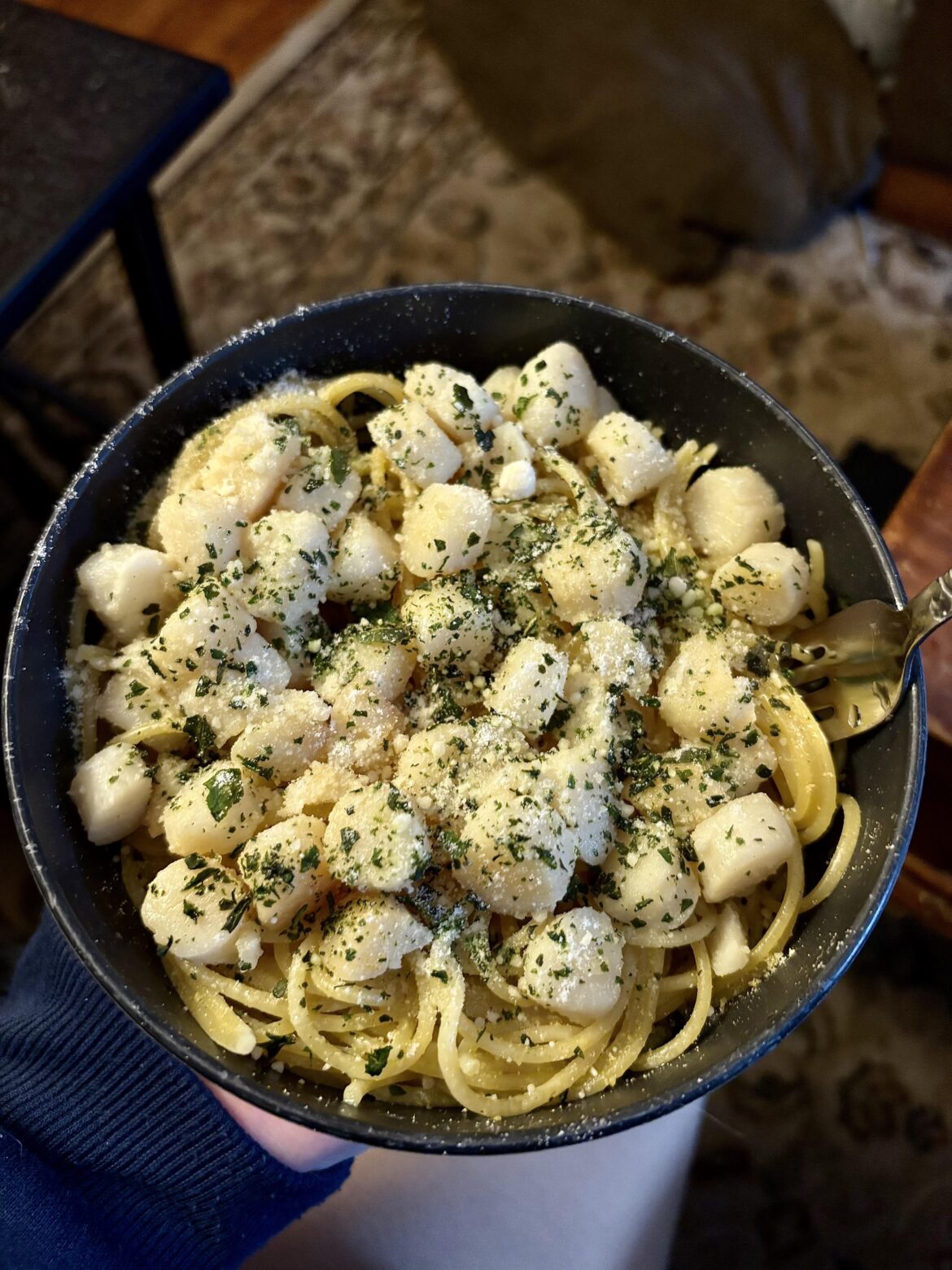 I made garlic butter pasta with bay scallops. 🧈 🍝 ❤️