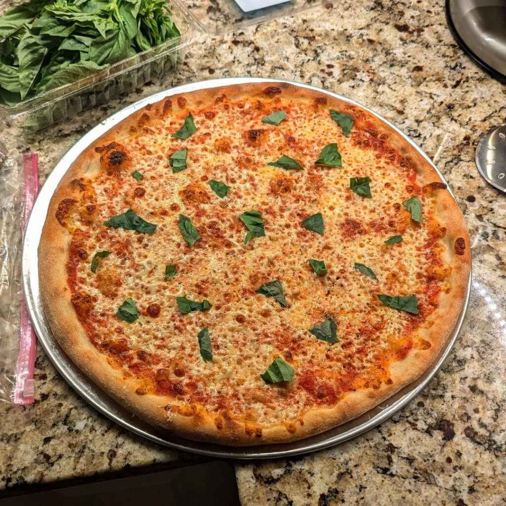 [Homemade] NY style pizzas in my home oven