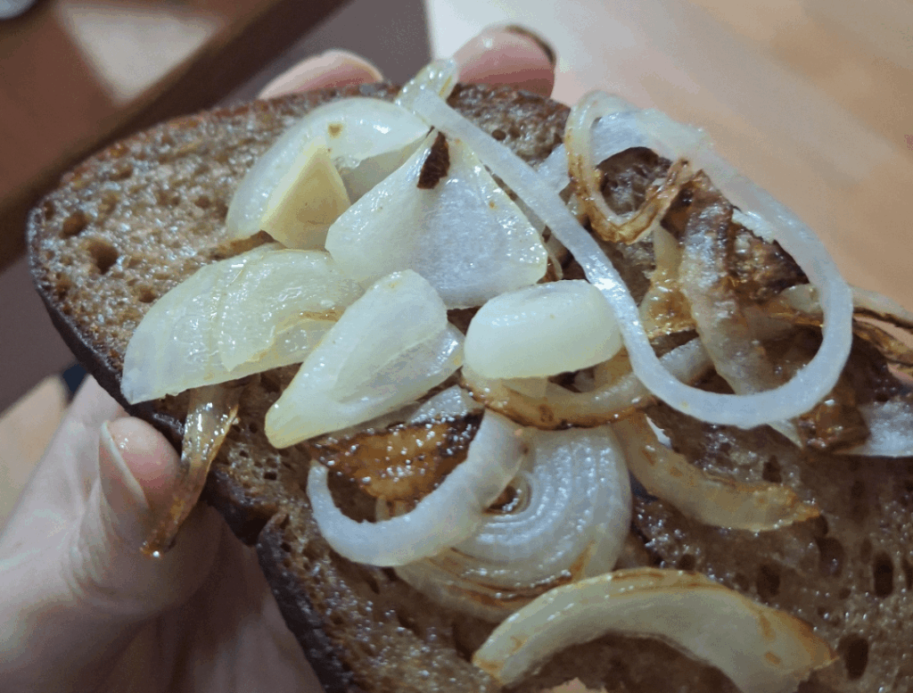 Fried bread with onions and garlic