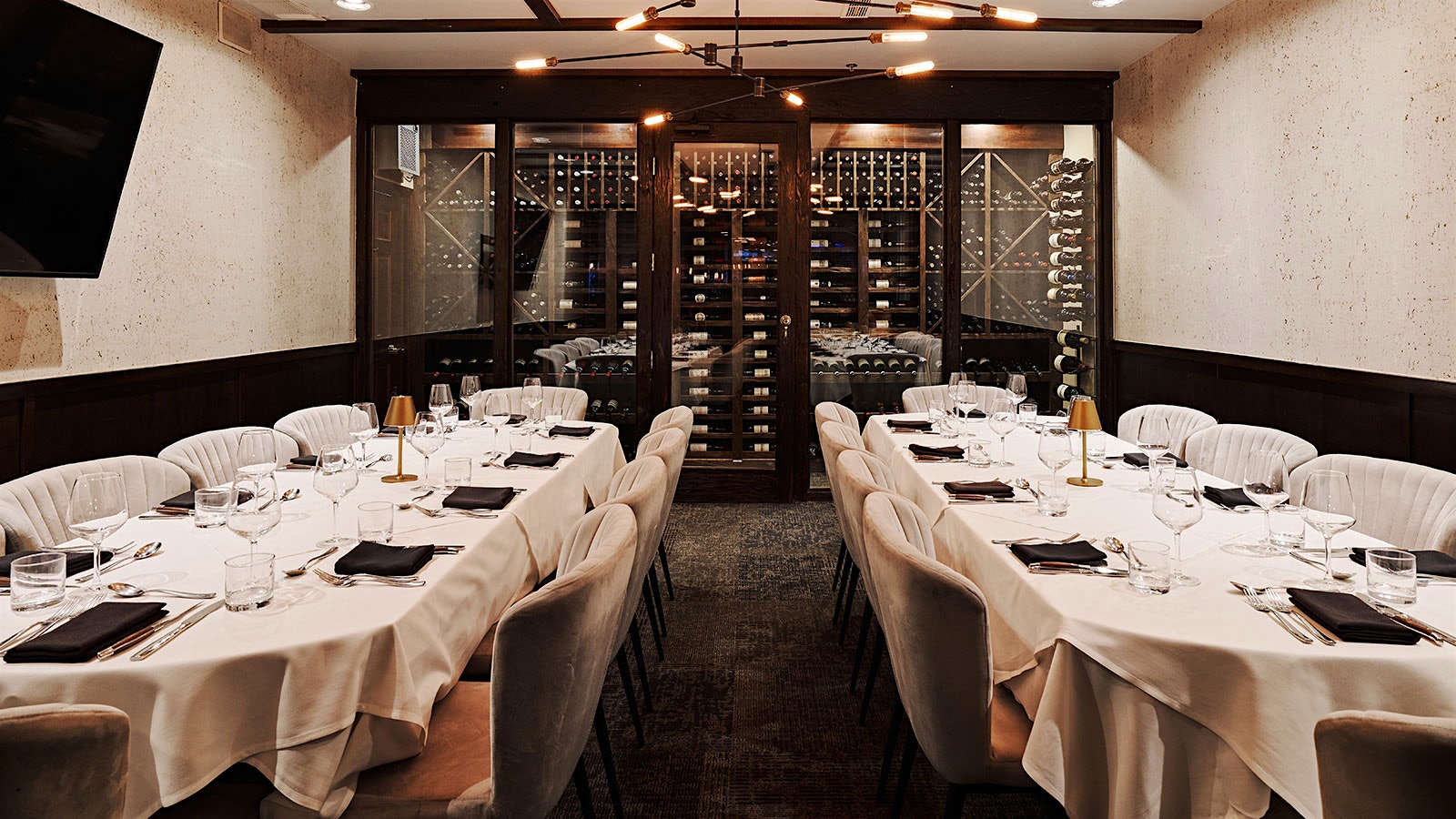  The dining room and cellar of Ray's in the City