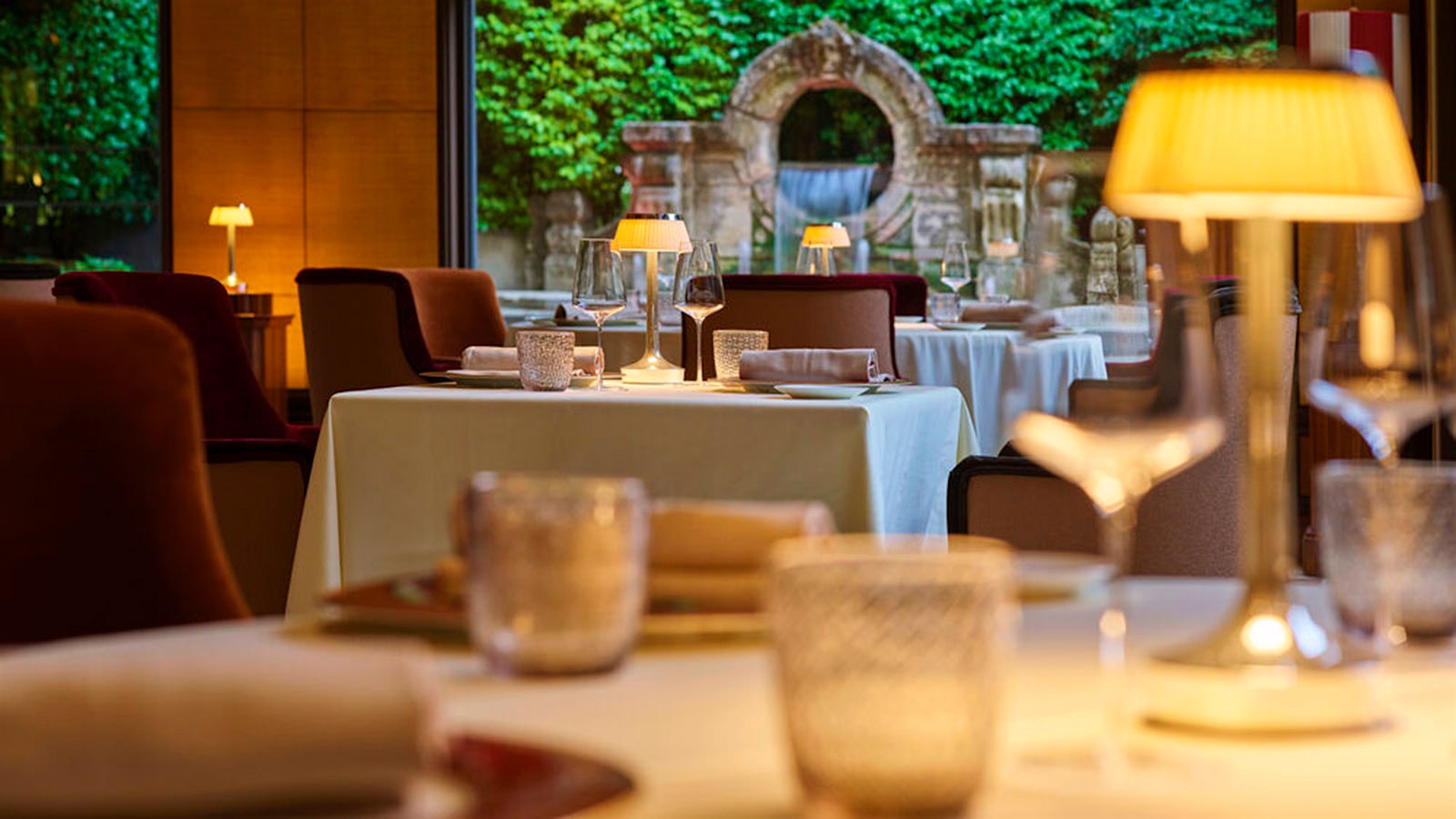  The dining room of Acanto