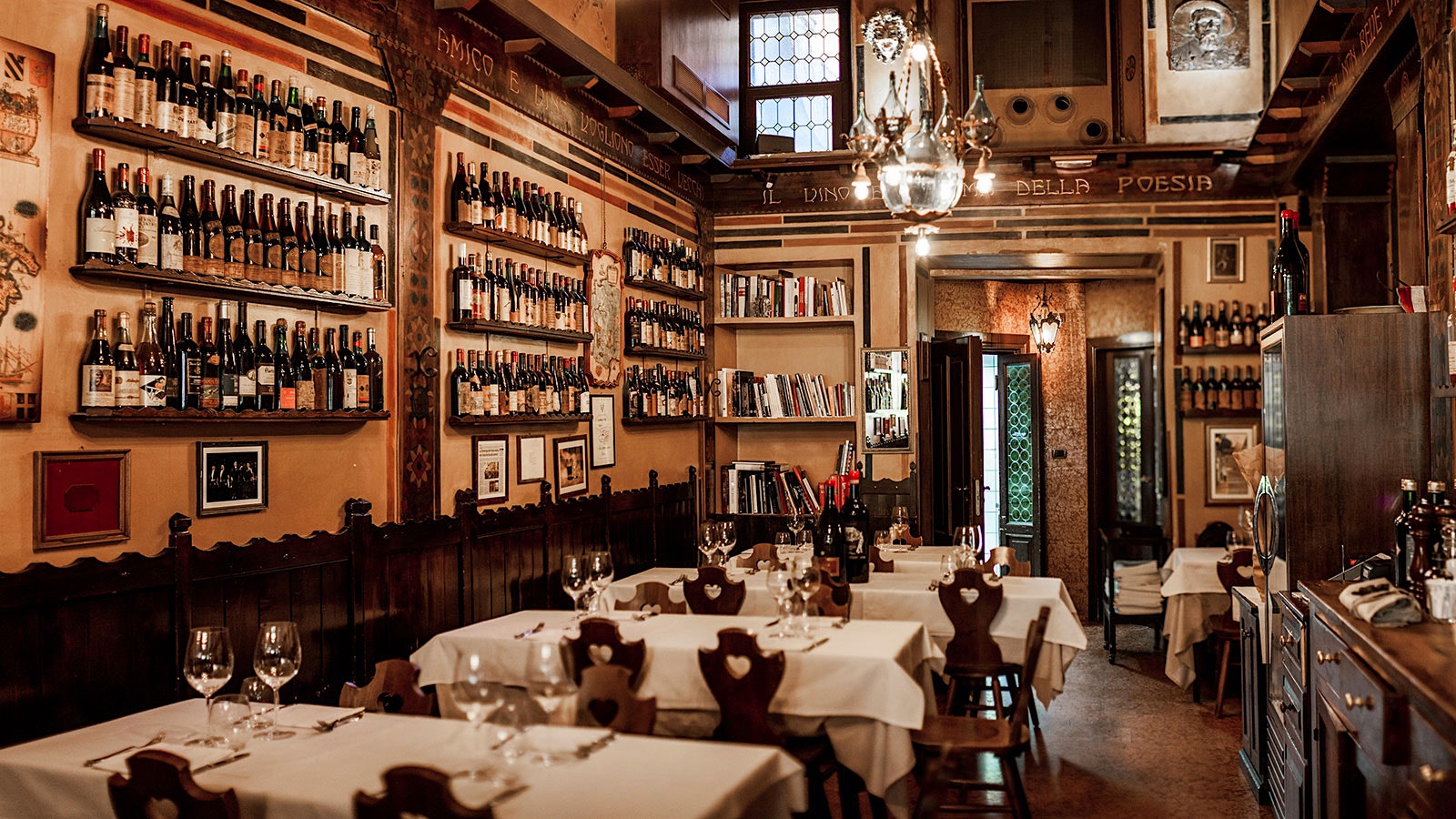  The interior of Antica Bottega del Vino
