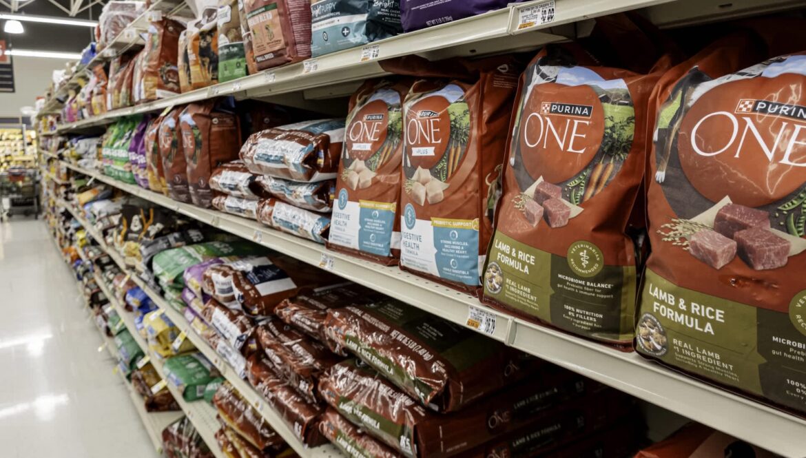 United Premium Foods has eliminated disposable cardboard from its fresh pet food distribution network, to be replaced by reusable plastic containers.