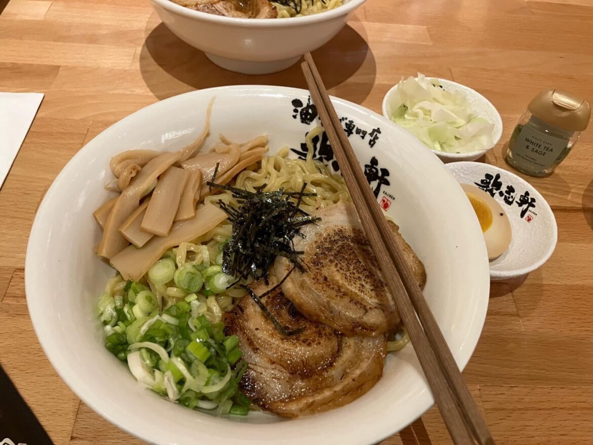Abura soba (“soupless” ramen)