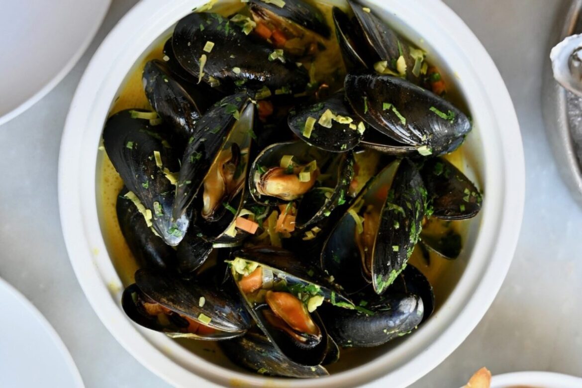 Mussels at Saint George Bistro