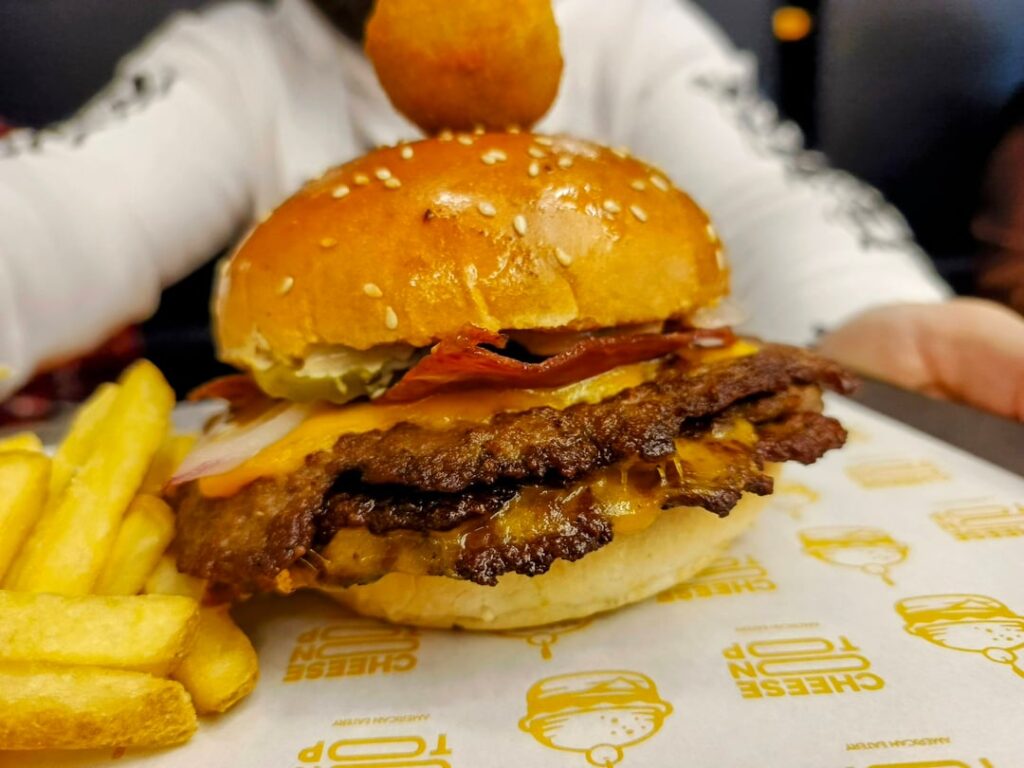 3 delicious burgers and a sharing plate (info and bill included).