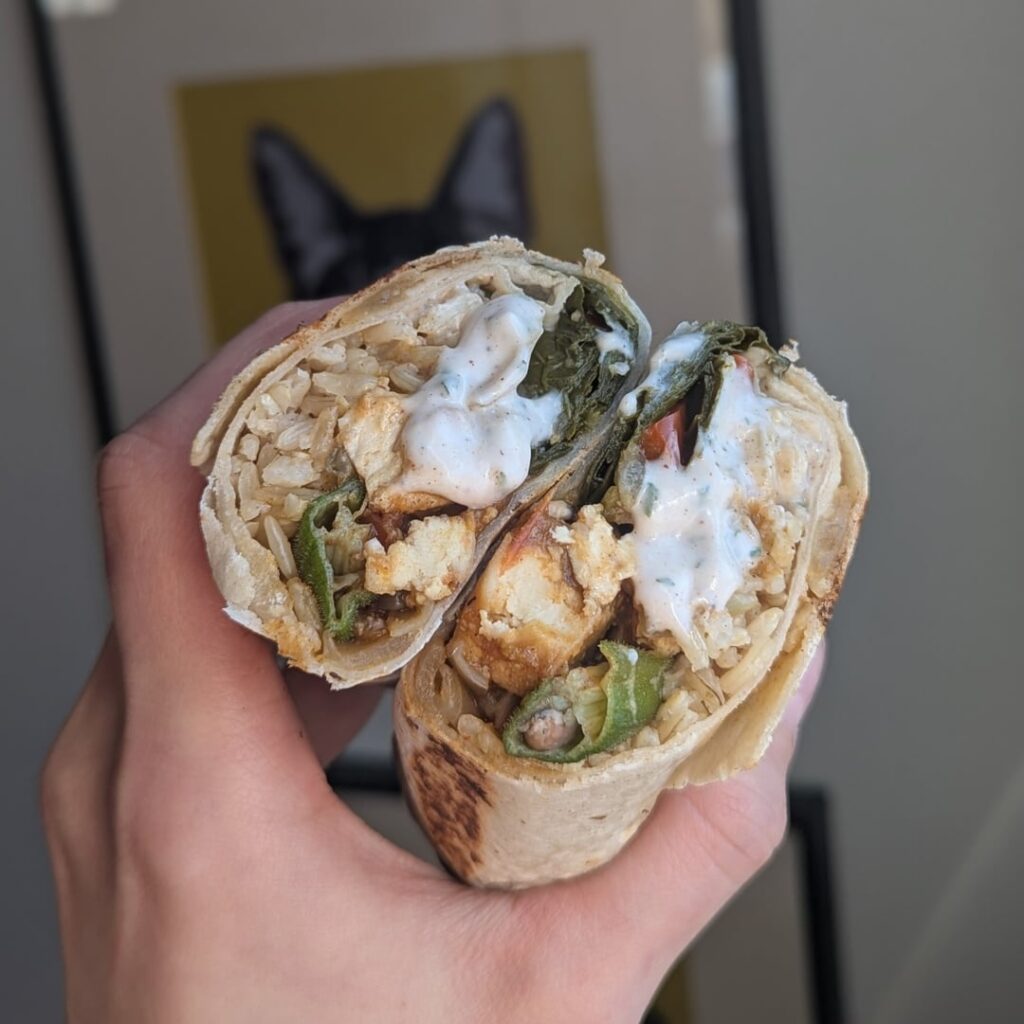 Muamba de galinha-inspired burrito