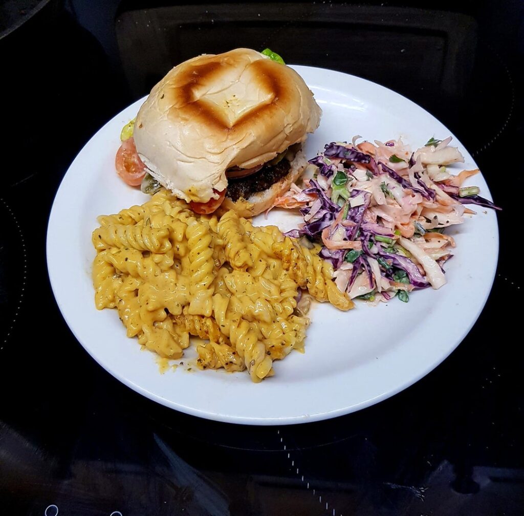 Quick Classic Beef Burger with All The Stuff. Coleslaw and Spicy Mac and Cheese. Tasty Food, Terrible Photo.