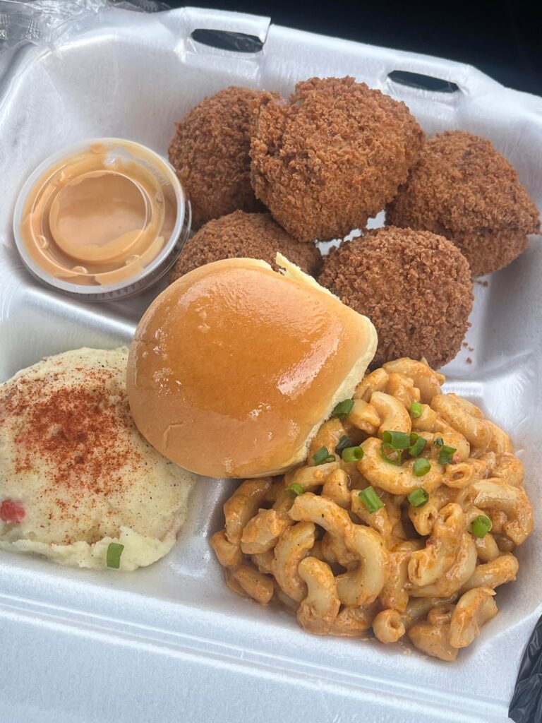 Vegan crab cakes and brisket sliders from my fav food truck😋