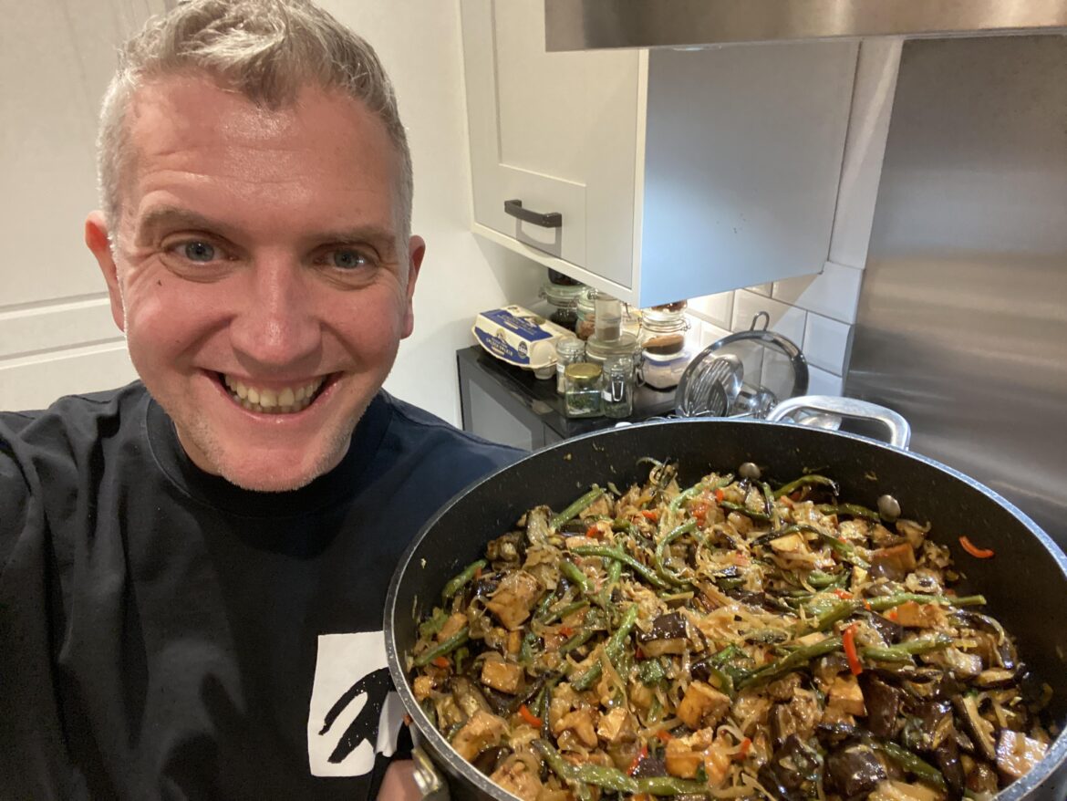 Best Vegan Pad Krapow EVER! 🌶️🍆 Aubergine & Tofu, Green Bean Stir-Fry