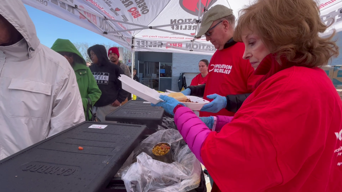 Volunteers cook up barbecue, hope and healing for ice storm victims - Home - WCBI TV