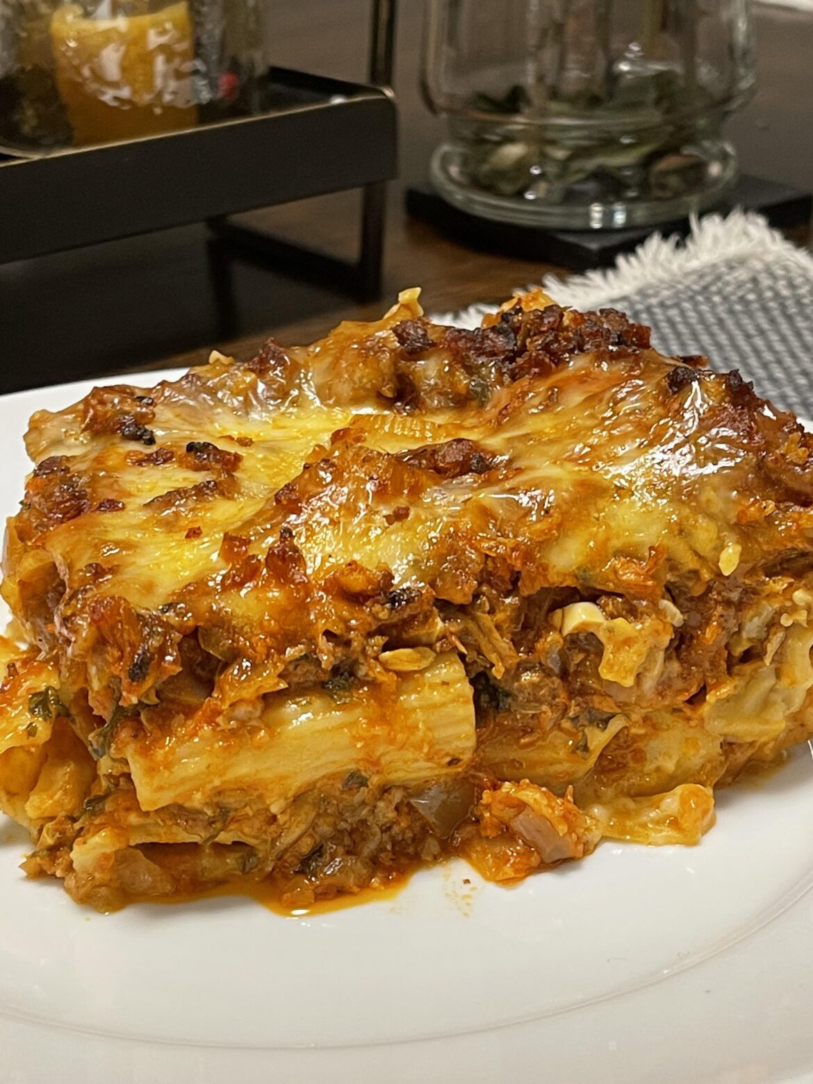 [Homemade] Baked Rigatoni with Slow-Cooked Meat Ragù and Melted Mozzarella