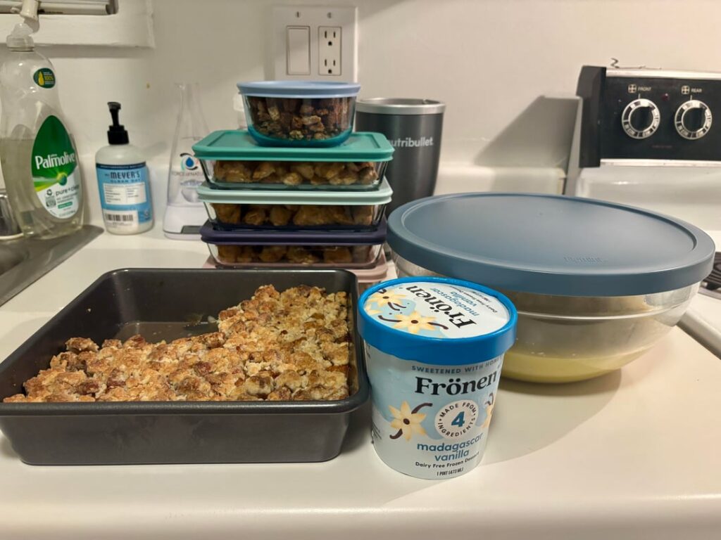 Creamy curried cauliflower soup, baked tofu and apple crumble