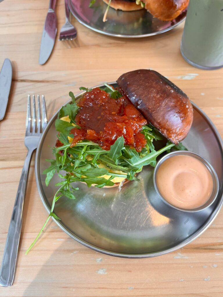 600 cals in scram sandwich?