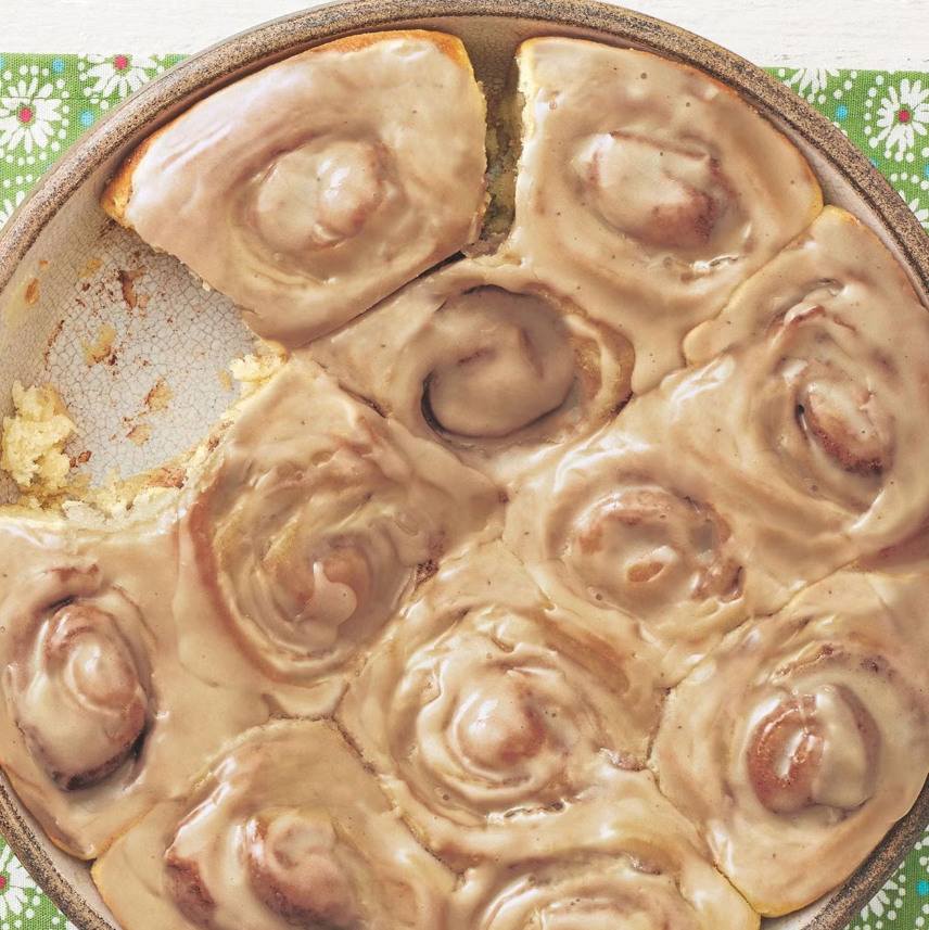 cinnamon rolls winter breakfast