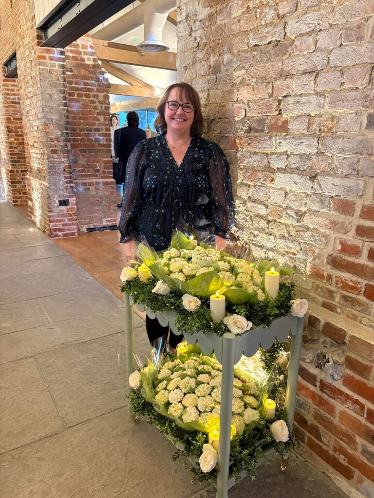 I made a trolley of cupcakes