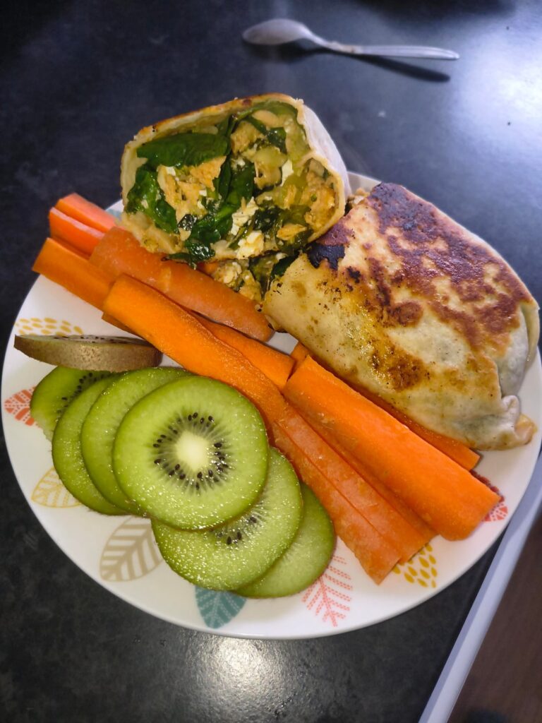 One tub of discounted chicken, a few vegetables kicking around and a multipurpose buffalo chicken was portioned into the freezer (200 cal portions)