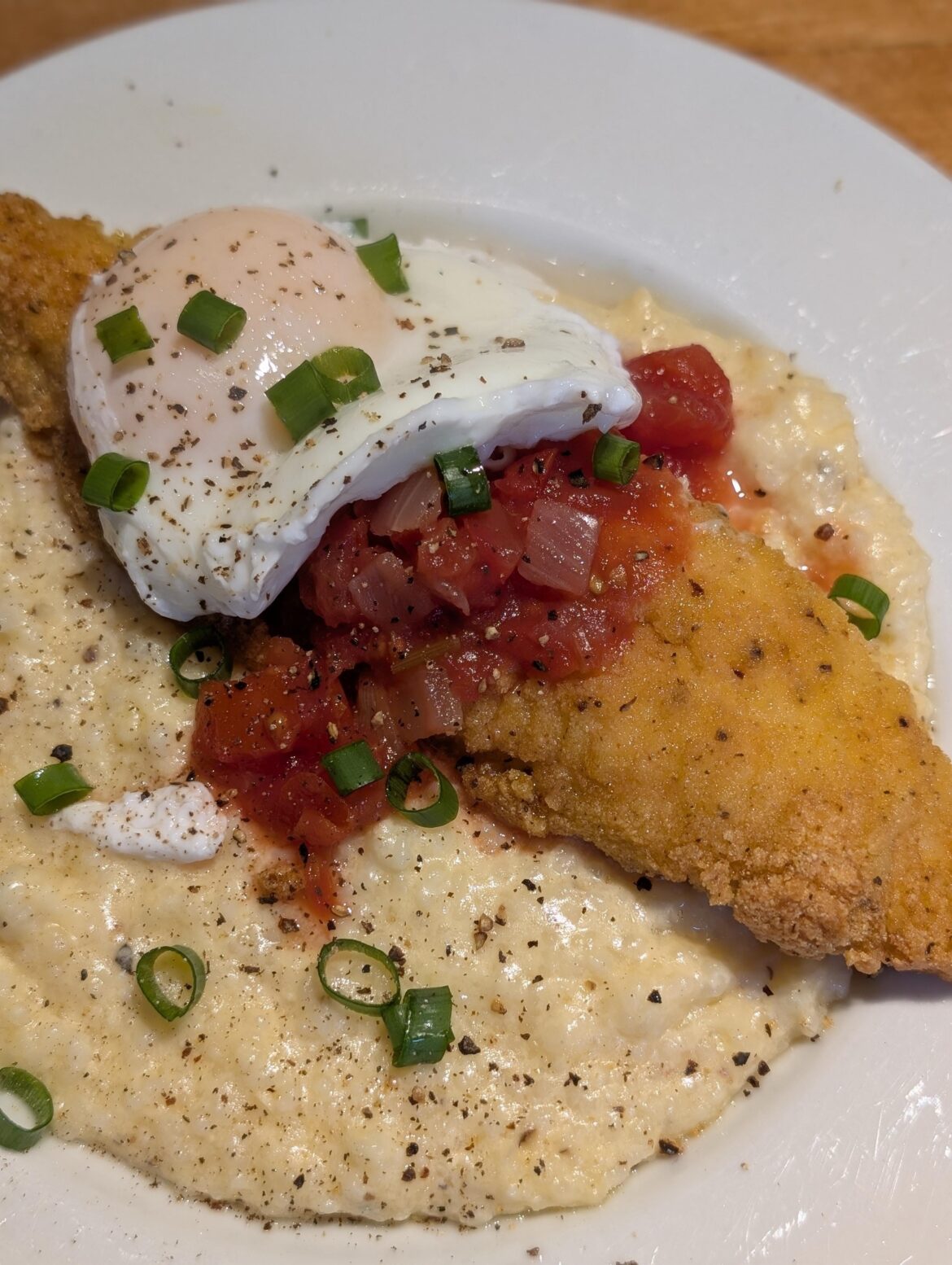 Fried Catfish & Grits w Poached Egg